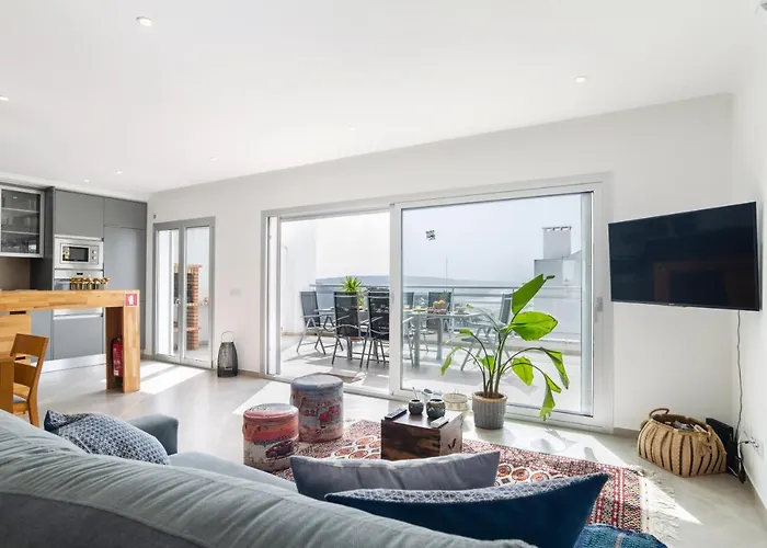 Sky Terrace - Sea Views & Bbq By Silver Prop *